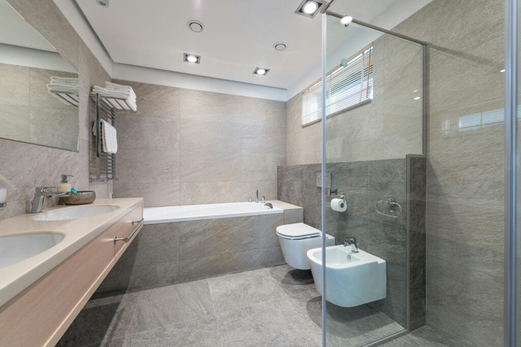 pexels-photo-7031734-7031734 MVHR in a bathroom with vents in the ceiling